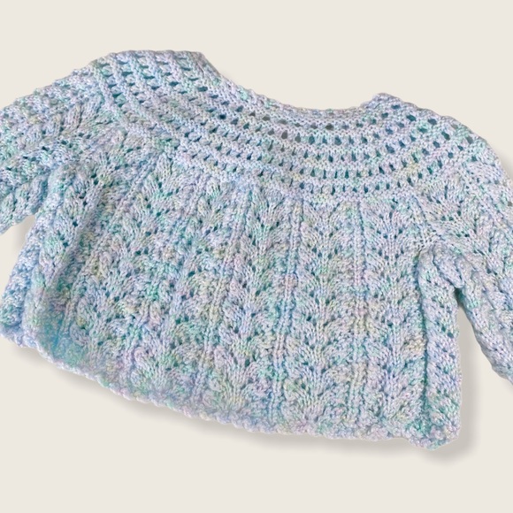 Hand Knit Baby 0-12M 3-Piece Set of Cardigan, Bonnet, and Booties - Picture 3 of 7